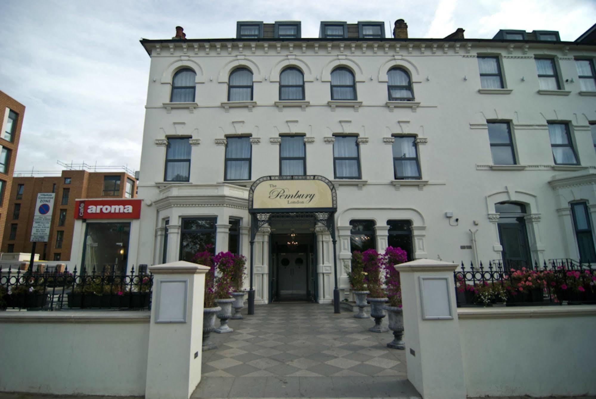 Pembury Hotel At Finsbury Park London Exterior photo